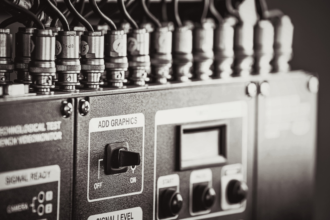 Verkabelte Technik im Flightcase